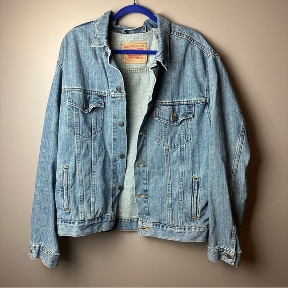 Signature by Levi Strauss Other - Vintage 90s LEVI STRAUSS Denim Blue Jean Standard  Trucker Jacket 70507 XL